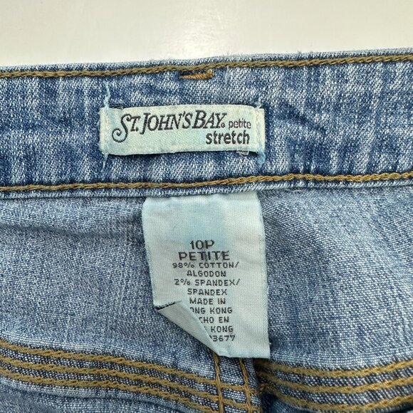 St. John's Bay Capri Women's size 10P Medium Wash Blue Denim jeans - Picture 3 of 4